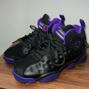 Jordan jumpman team 2 black and purple. Size 6y=womens 8